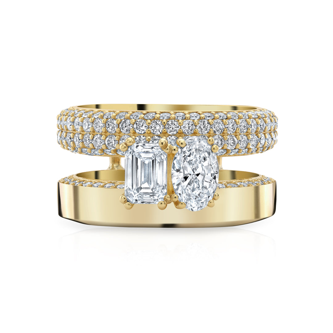 18K Yellow Gold Double Ring with Oval Diamond & Emerald Diamond Diamonds
