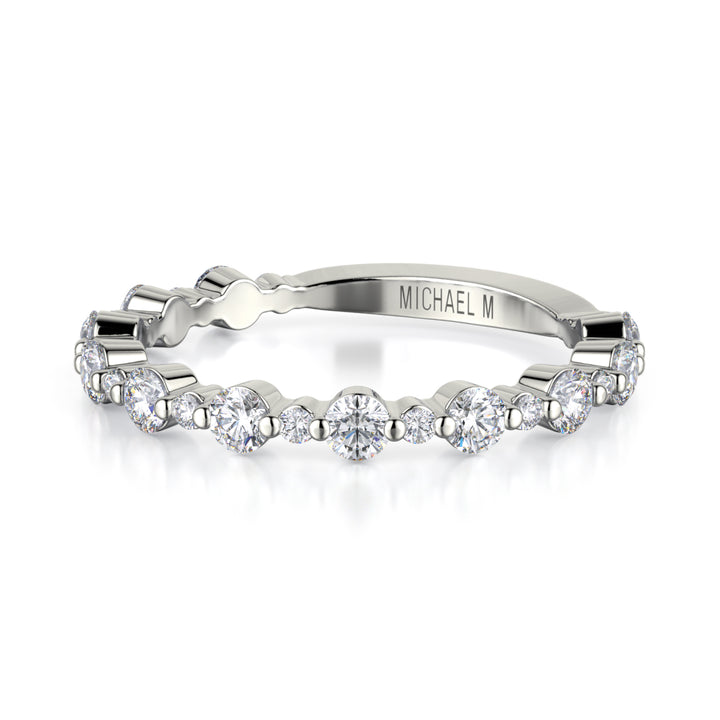 18K White Gold Classic Diamond Cluster Band