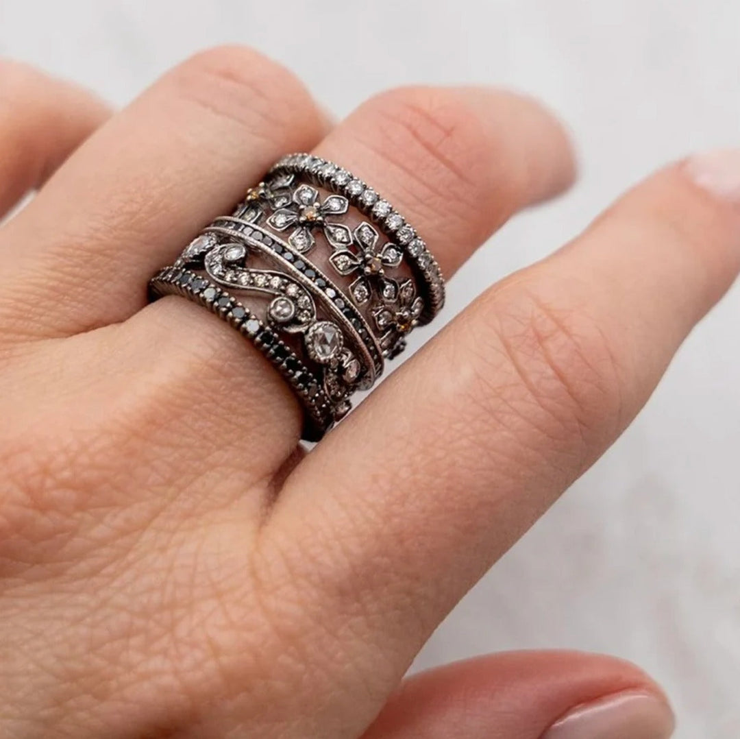 Floral and Botanical Motifs: Jewelry Inspired by Nature's Design