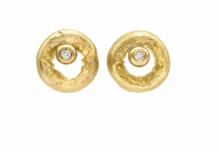Handcrafted 18K Yellow Gold Lobe Earrings with Diamond