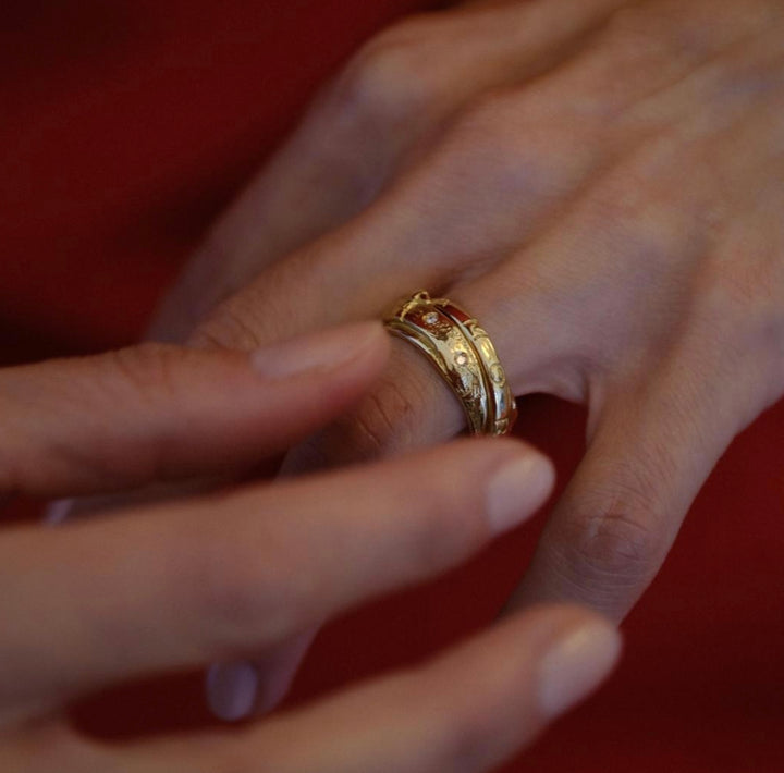 Double 18K Yellow Gold RIng with Diamond & "AMORE MIO" Engraving.
