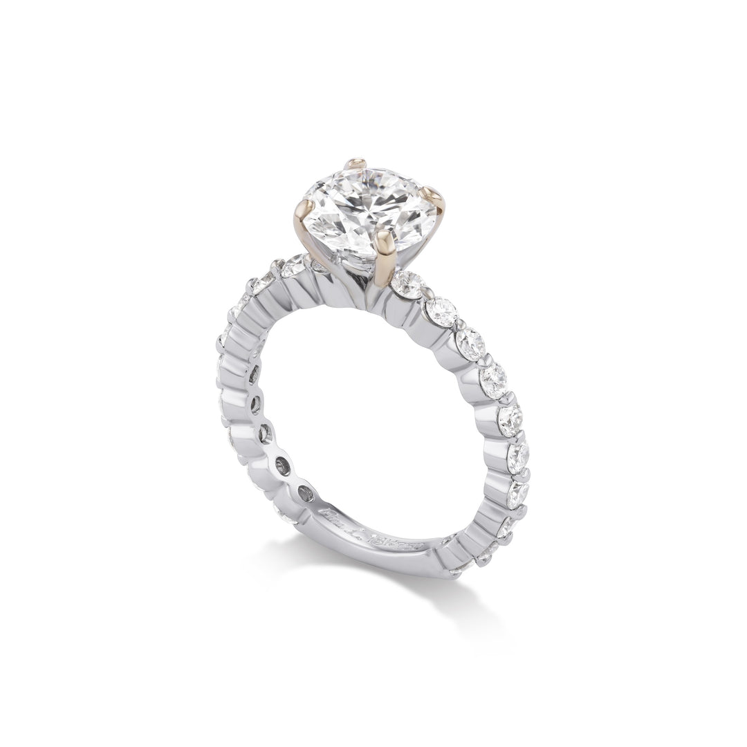 18K White Gold & Lab Grown Round Brilliant Diamond Ring Side View