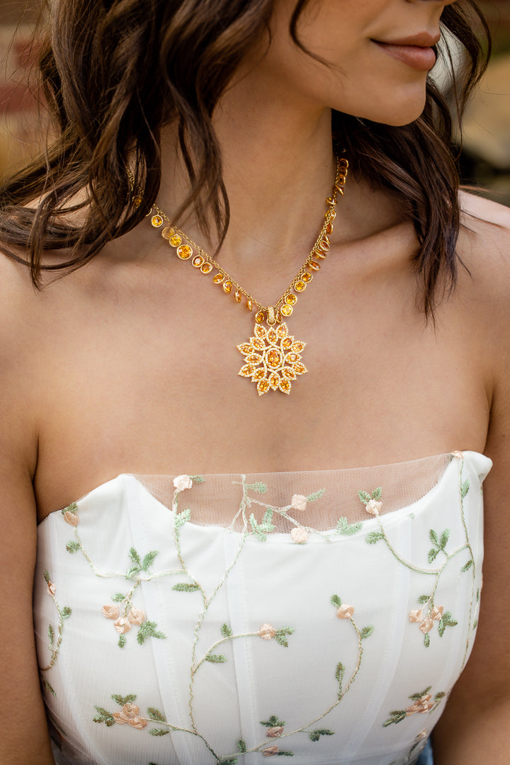 18K Yellow Gold Mandarin Garnet Flower Pendant