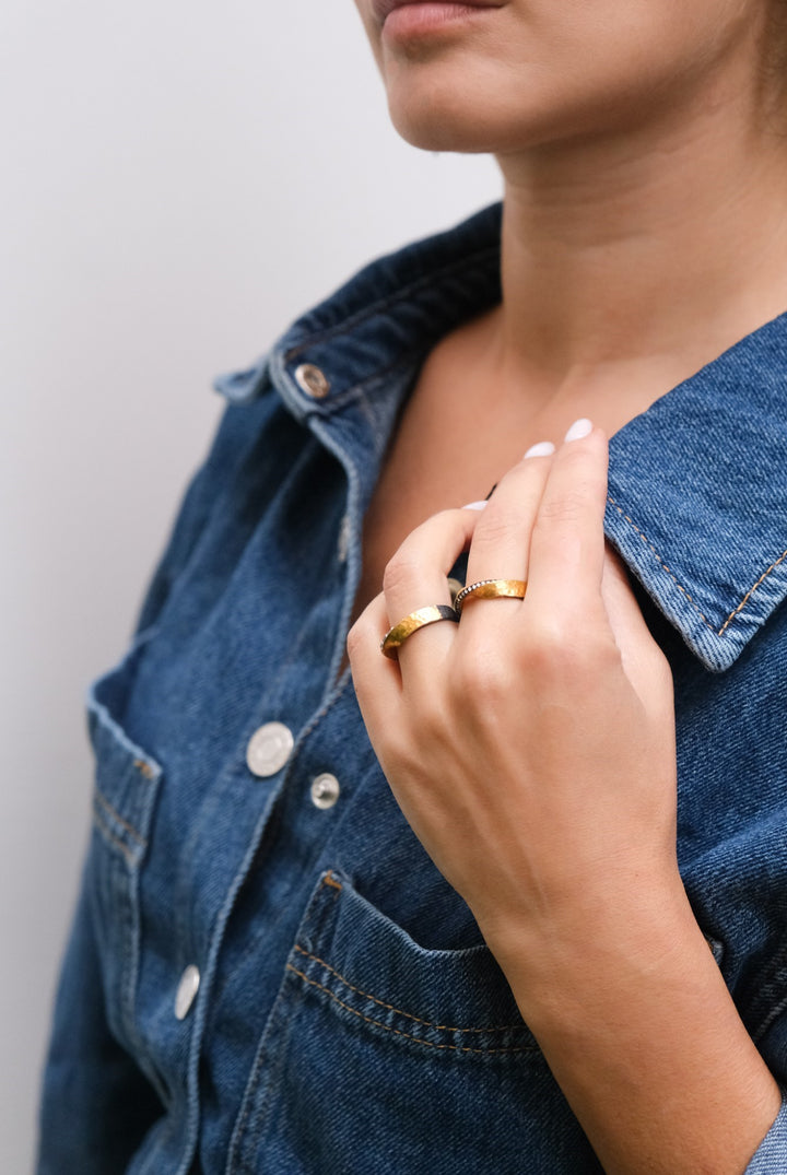 24K Yellow Gold and Oxidized Silver Twist Diamond Ring