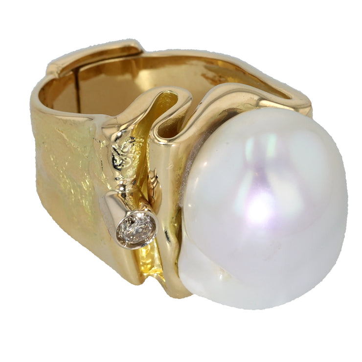 18K Yellow Gold Pearl and Diamond Ring